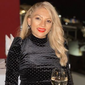 Meet your Posher, Monica